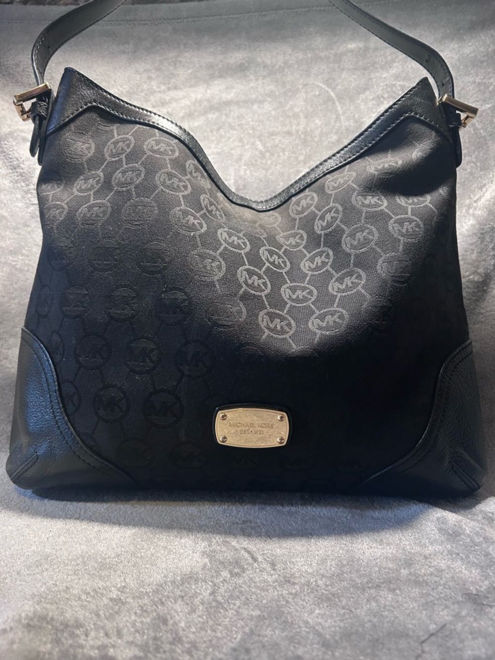 Michael Kors Millbrook Hobo w/ Monogram Canvas & Leather Trim - Picture 3 of 8